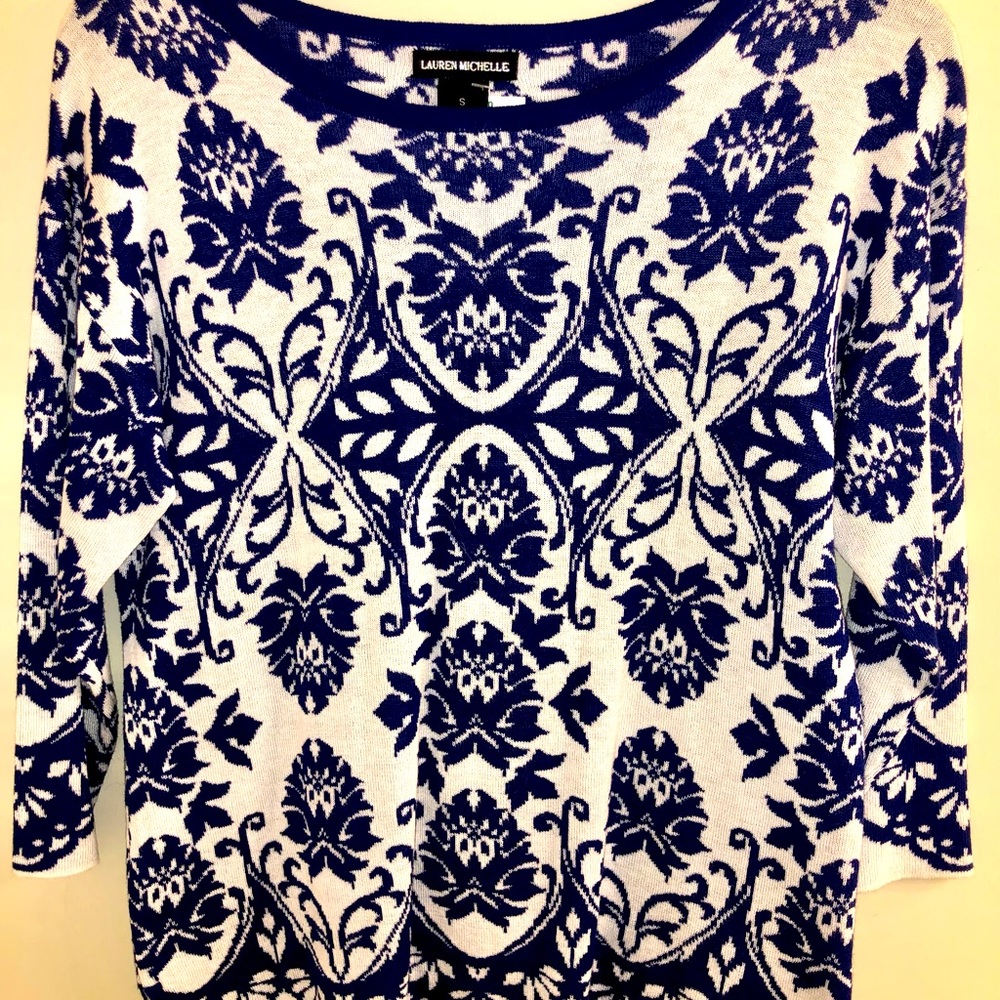 Pull over sweater